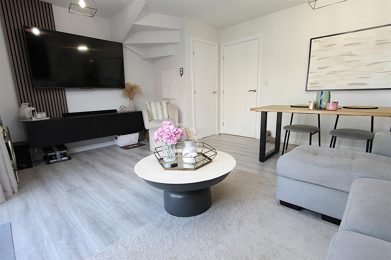 2 bed property in Stourminster Way, Kidderminster